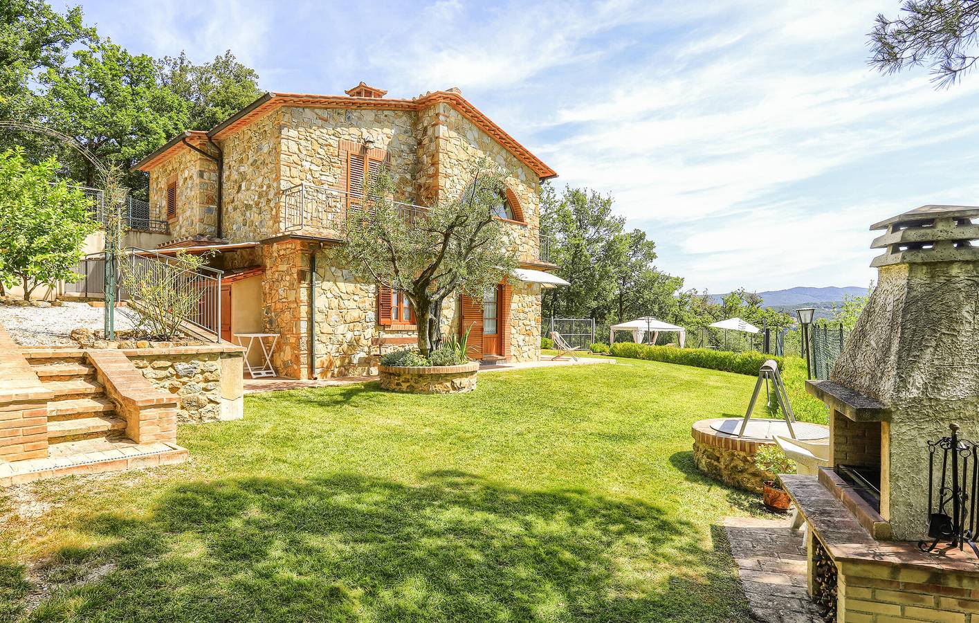 Appartement confortable de 98 m² avec Wi-Fi, parking, terrasse et cuisine in Montecatini Val di Cecina, Côte des Étrusques