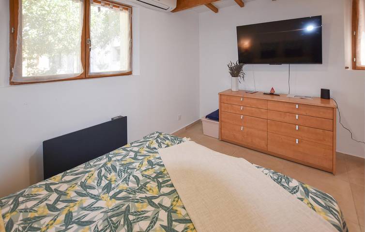 Appartement confortable avec climatisation, WiFi et parking, près du Café de Paris in Monteux, Vaucluse