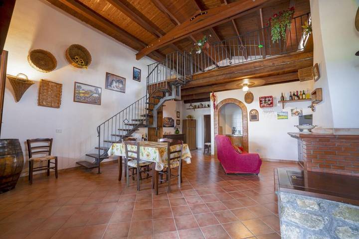 Location de vacances pour 6 personnes, avec vue et jardin à Rocca Imperiale - 2