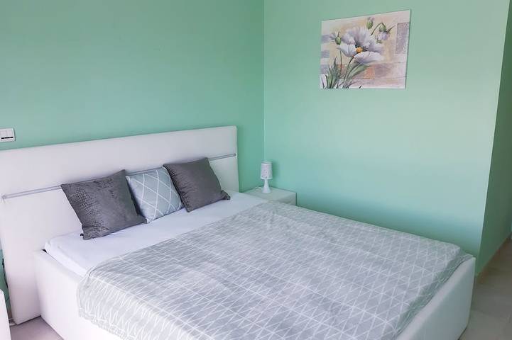 Location de vacances pour 10 personnes, avec jardin ainsi que balcon et jacuzzi à Lugrin - 2