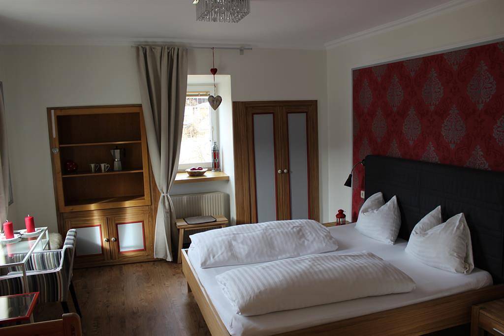 Dreibettzimmer in Villgratner Berge, Strassen im Hochpustertal