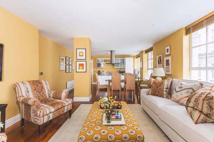 Apartment for 4 people, with balcony, with pets in Covent Garden