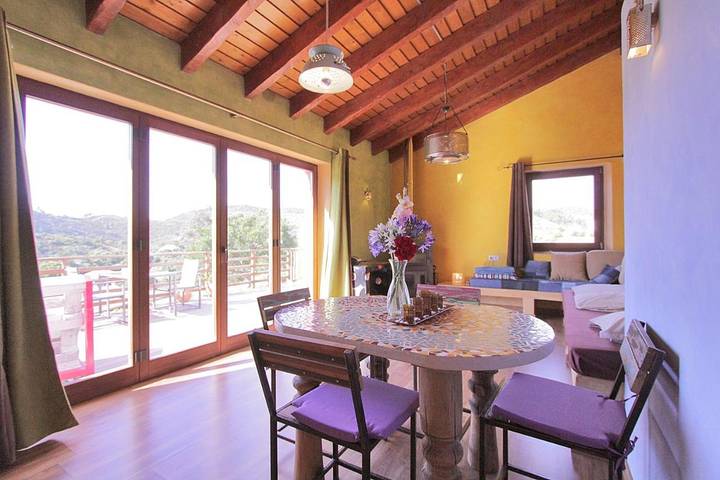 Apartamento para 5 personas, con piscina además de vistas y jardín en Odeceixe