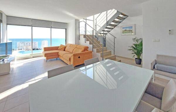 Chalet para 6 personas, con Balcón y Terraza además de Jardín y Piscina en Cullera
