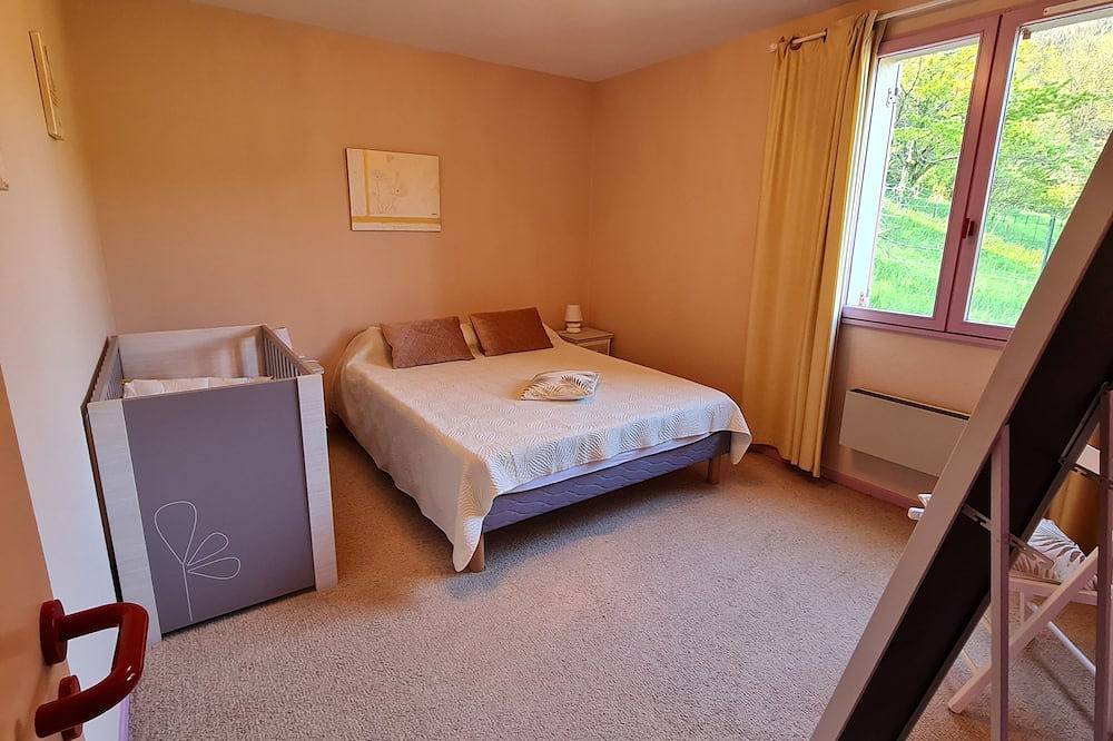 Gîte 4 étoiles au cœur du Parc Naturel Régional des Monts d'Ardèche in Saint-Pierre-de-Colombier, Parc naturel régional des Monts d'Ardèche