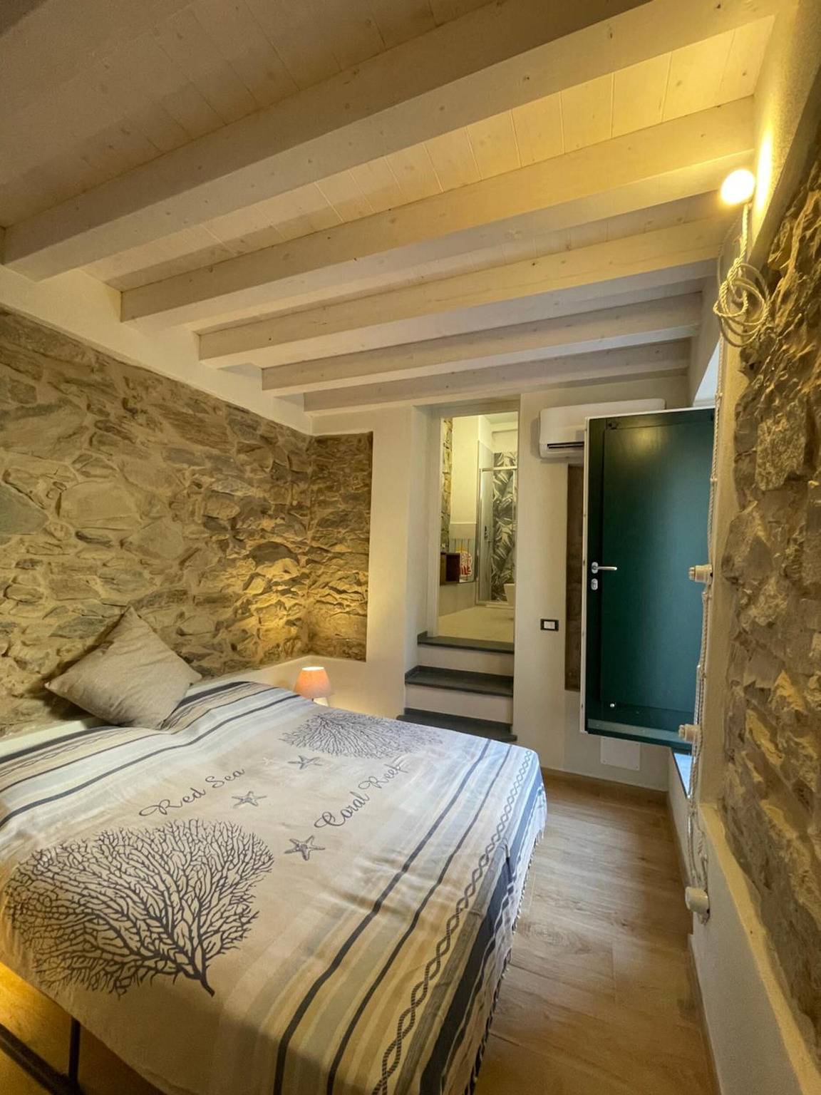 Ganze Wohnung, Apartment 'Vistamare Relax Cinque Terre' mit Meerblick, Wlan und Klimaanlage in Vernazza, Vernazza Gemeinde