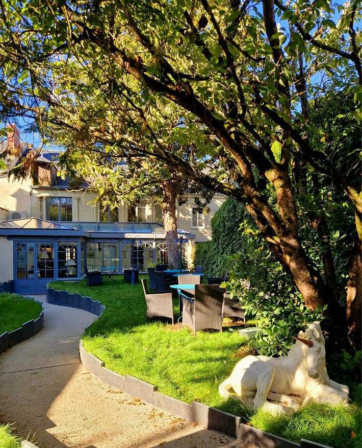 Chambre d’hôte pour 2 personnes, avec vue et jardin, animaux acceptés à Fontevraud-l'Abbaye