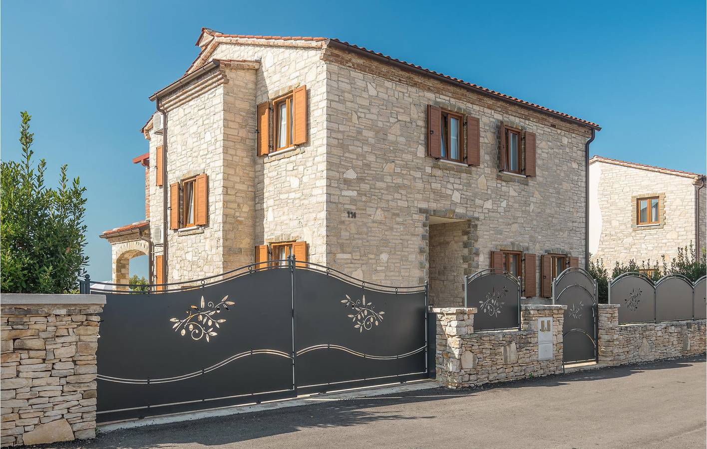 Charmante 2-Zimmer-Wohnung mit Terrasse, WLAN und Parkplatz in Jursici in Jursici, Svetvinčenat