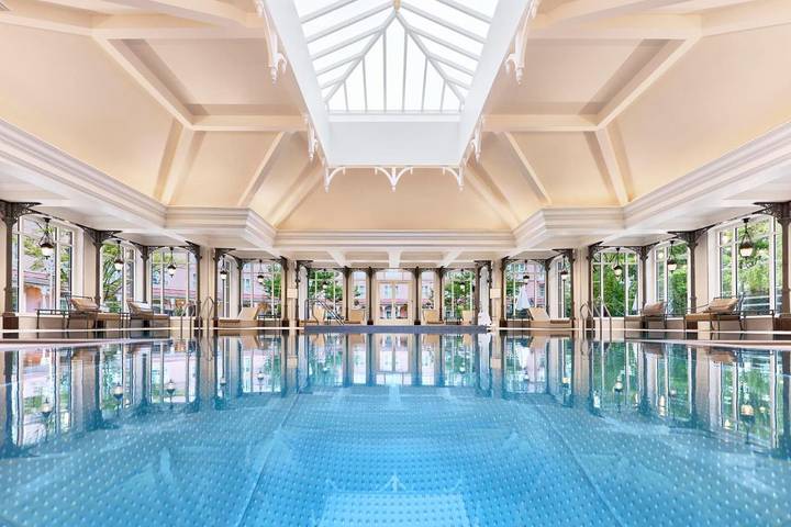 Hôtel pour 3 personnes, avec Jacuzzi ainsi que Piscine et Sauna