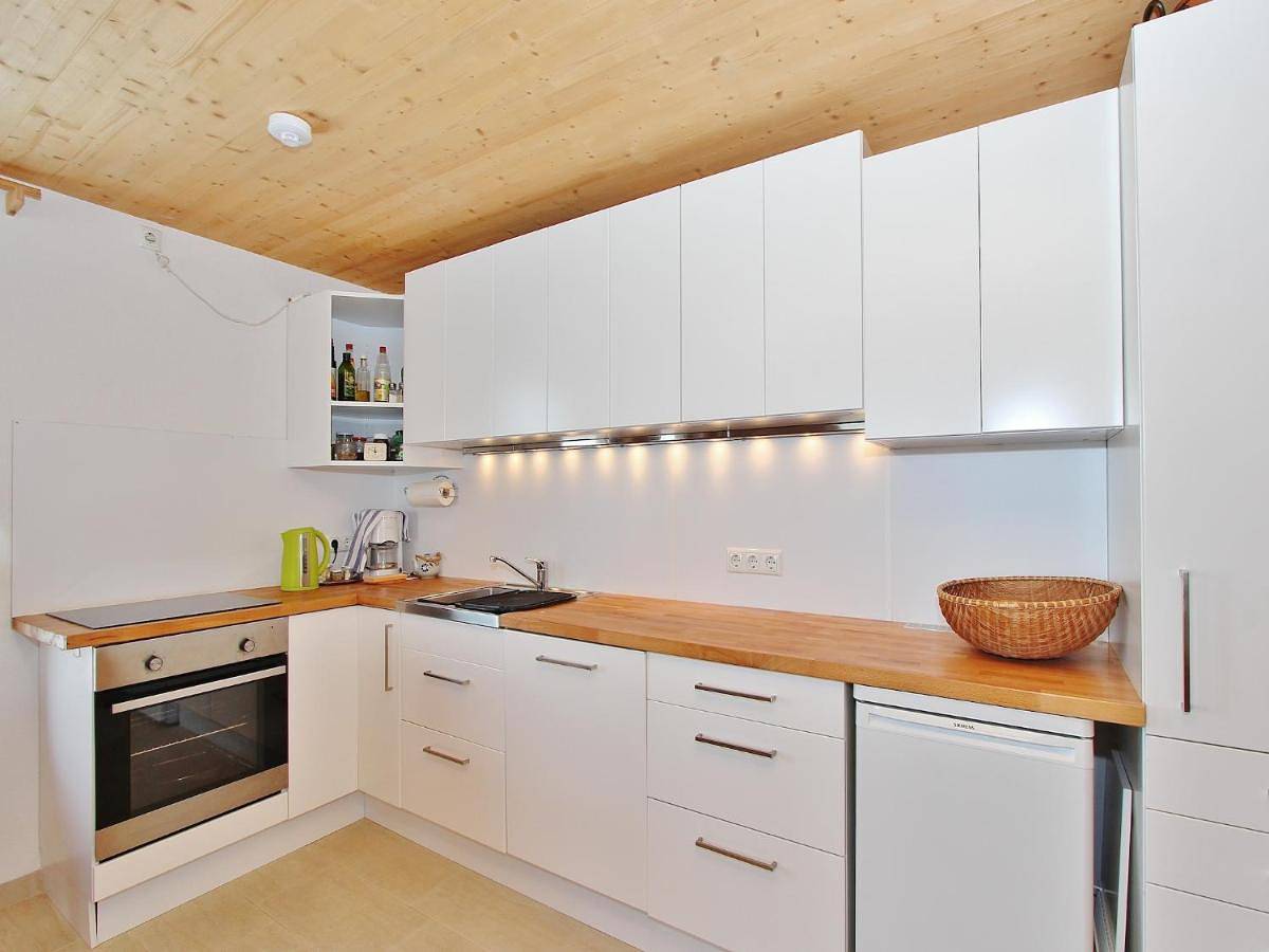 Ganze Wohnung, Chalet in St Johann by Ski Slope in Sankt Johann in Tirol, Kaisergebirge