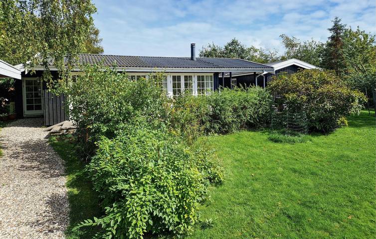 Ferieudlejning for 8 personer, med Terrasse i Rågeleje