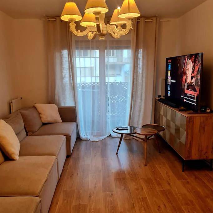 Gîte pour 6 personnes, avec balcon dans La Plaine Saint-Denis