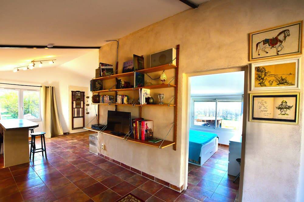 La Petite Cavales, Maison de Charme en Plein Coeur du Luberon in Saint-Martin-de-Castillon, Regionaler Naturpark Luberon