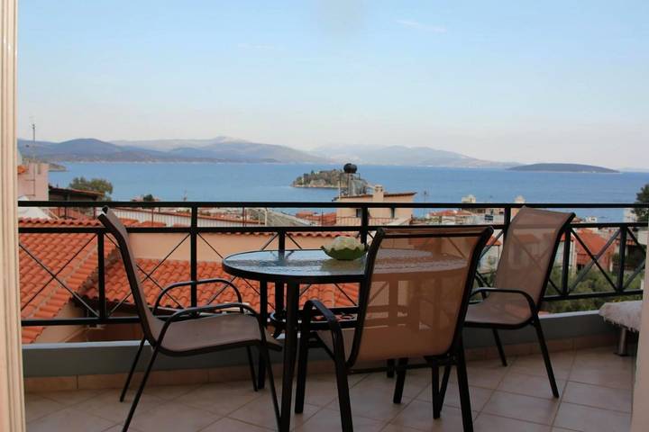 Gîte pour 5 personnes, avec jardin et vue, adapté aux familles dans Tolo (Grèce)