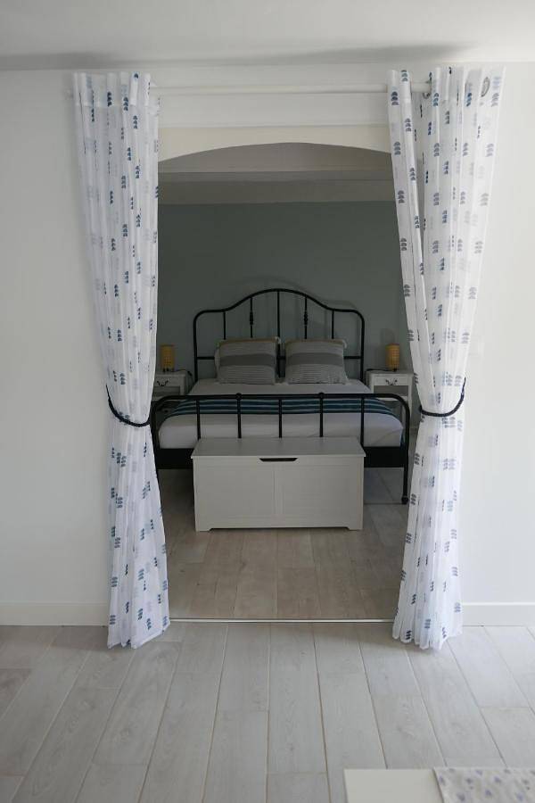 Location de vacances pour 2 personnes, avec jardin et piscine à Montignac-de-Lauzun