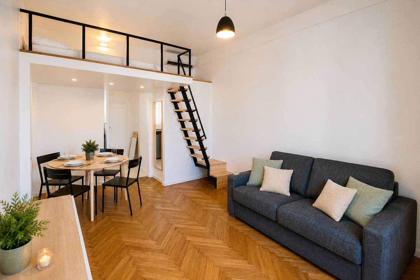 Appartement entier, Élégant appartement climatisé • À 5 min à pied des plages de Juan-les-Pins in Juan-les-Pins, Antibes