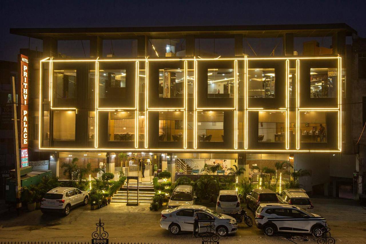 Hotel The Prithvi Delhi Airport With Airport Transsfer in New Delhi, India
