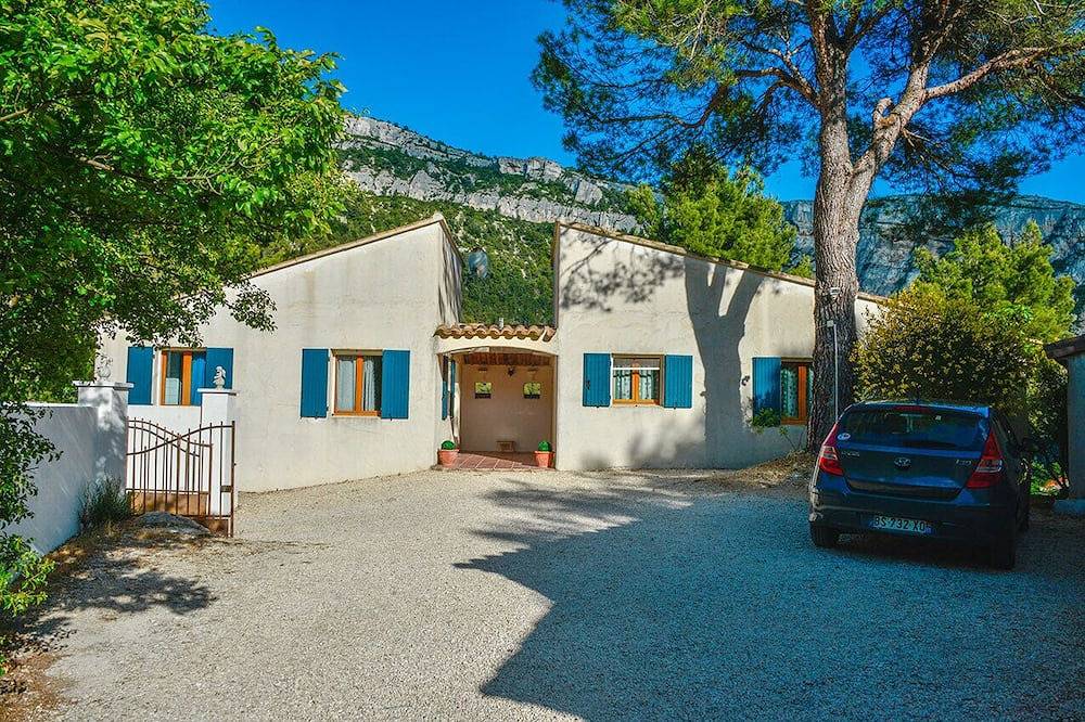 Villa Chante Coucou \"Gite Bleu\" in Fontaine-de-Vaucluse, Vaucluse