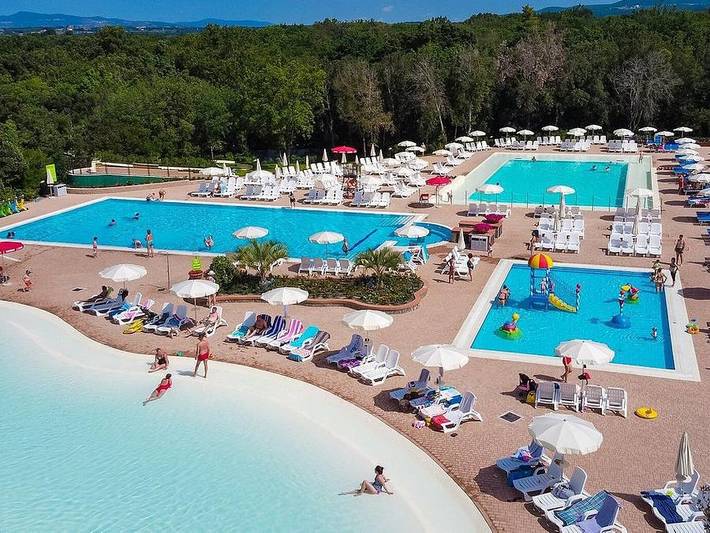 Camping für 5 Personen, mit Terrasse und Kinderpool in Italienische Riviera