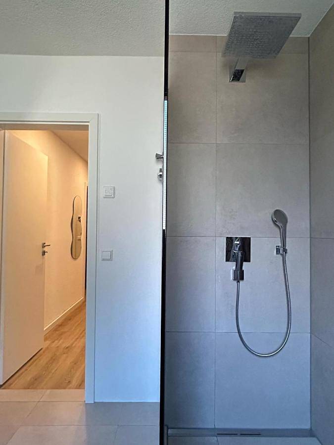 Ganze Wohnung, Three-Bedroom Apartment in Bruchsal, Kraichgau