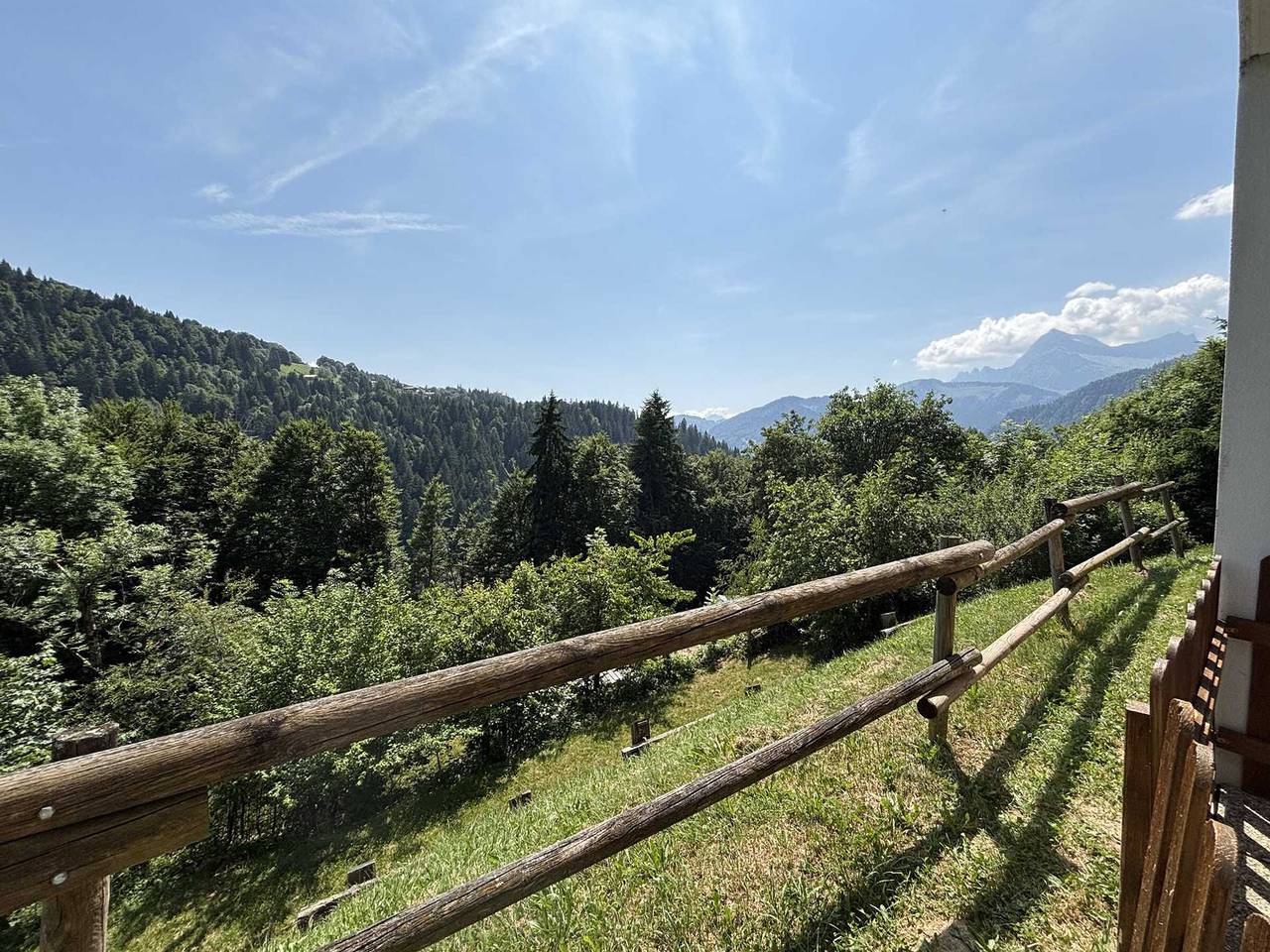 Ganze Wohnung, In Notre-Dame-de-Bellecombe: gemütliche Wohnung für 4-5, Südterrasse, Haustiere erlaubt in Notre-Dame-de-Bellecombe, Albertville und Umgebung