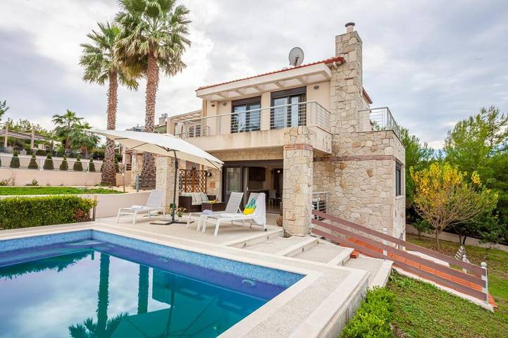 Ferienhaus für 13 Personen, mit Balkon und Terrasse sowie Garten und Pool