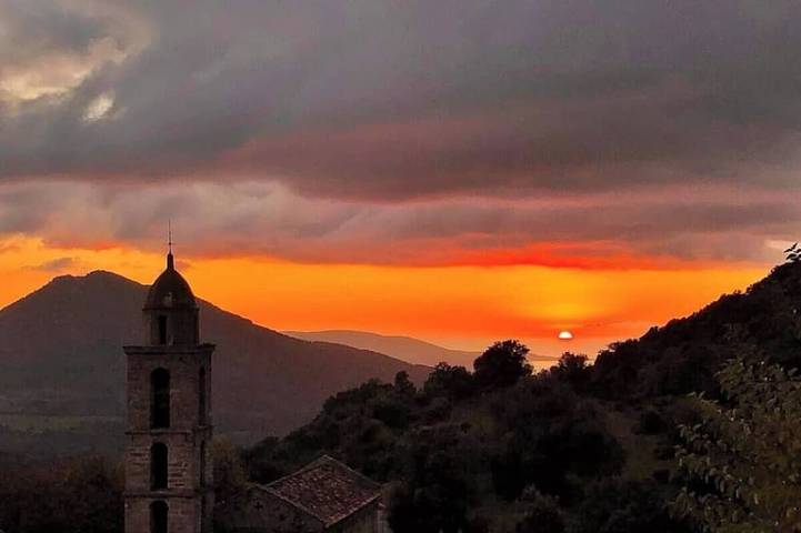 Location de vacances pour 4 personnes, avec Jardin à Santa-Maria-Figaniella