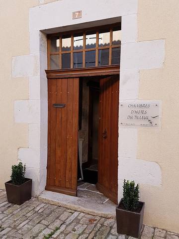 Chambre d’hôte pour 2 personnes, avec jardin à Nanteuil-en-Vallée