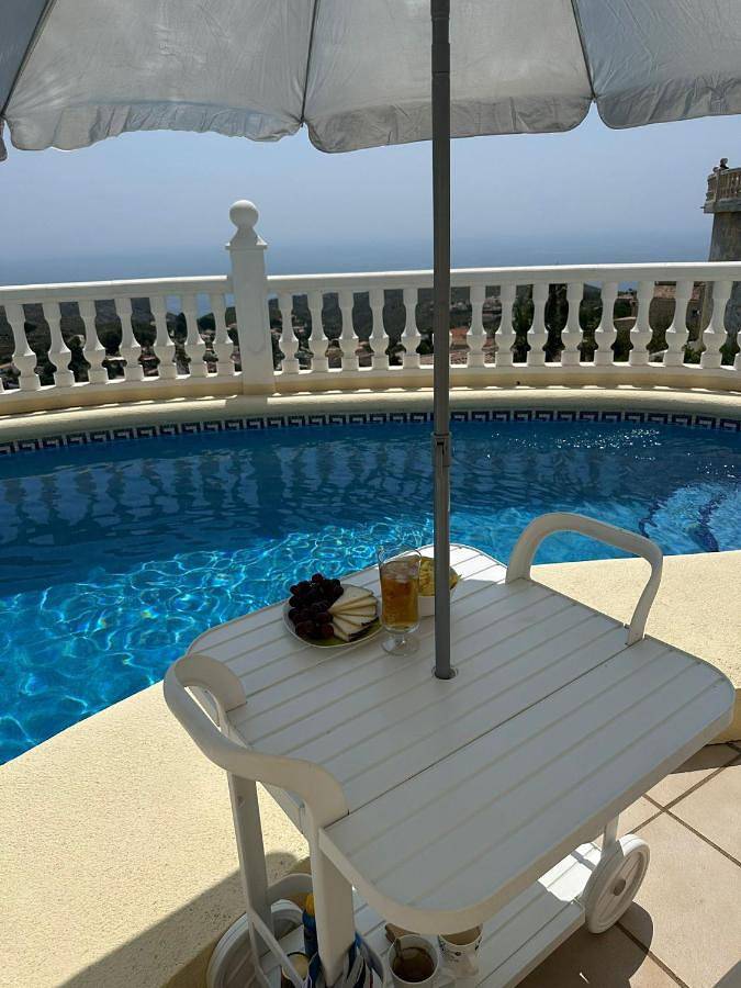 Chalet para 6 personas, con jardín además de piscina y jacuzzi, Familias con niños en Marina Alta - 2