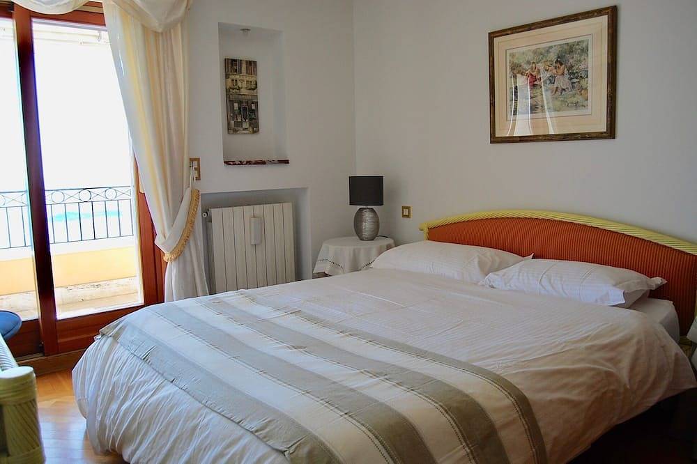 Appartement entier, Superbe penthouse avec vue panoramique sur Eze et le Cap Ferrat in Èze, Région de Nice
