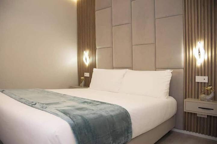 Apartamento entero, The Three Diamonds – Queen Deluxe Room Just Steps from the Sea in Cesenatico, Provincia de Forlì-Cesena