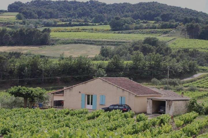 Maison de vacances pour 4 personnes, avec vue ainsi que jardin et piscine, animaux acceptés