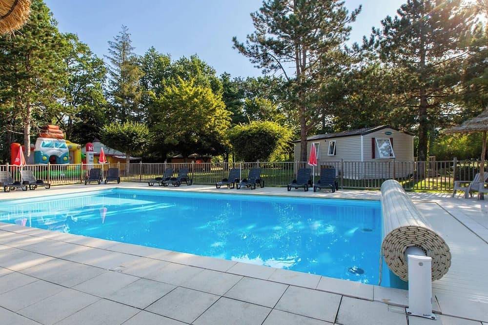 Zecamping 3* animé piscine chauffée pet friendly tente 19m2 5 pers in Saint-Père-sur-Loire, Loire Valley