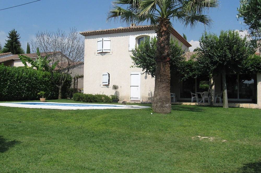 Your holidays in the heart of the Pays de Cézanne, Aix en Provence in Bouc-Bel-Air, Aix-en-Provence region