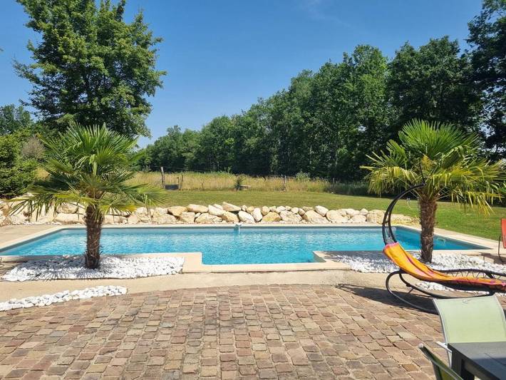 Location de vacances pour 12 personnes, avec vue ainsi que terrasse et piscine à Herry - 3