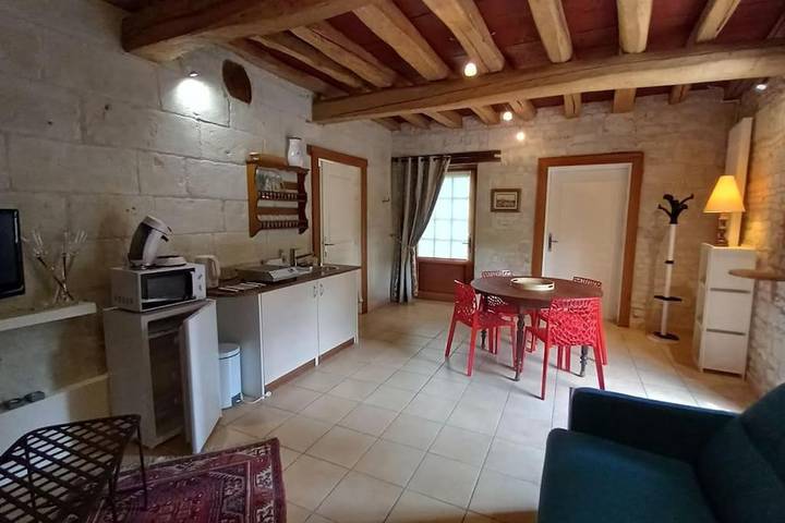 Location de vacances pour 4 personnes, avec jardin ainsi que piscine et vue à Loudun - 3