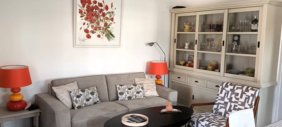 Gîte pour 2 personnes, avec terrasse, adapté aux familles dans Plage Des Capucins La Ciotat - 2