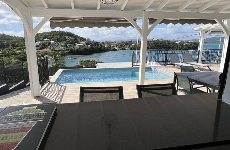 Location de vacances pour 6 personnes, avec piscine et terrasse à Le Robert