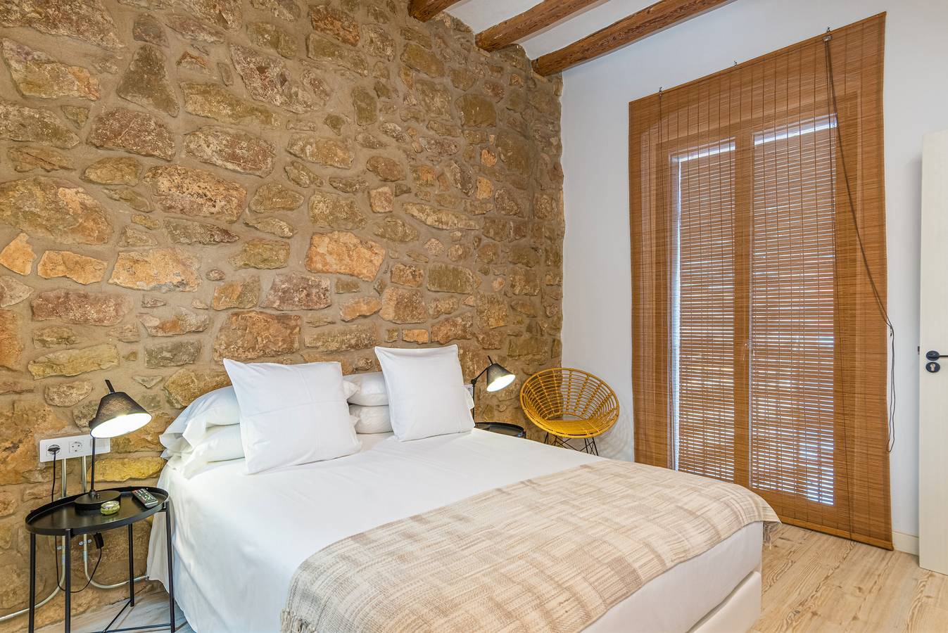 Bed and Breakfast 'Habitació Doble' con terraza compartida, Wi-Fi y aire acondicionado in Balaguer , Noguera