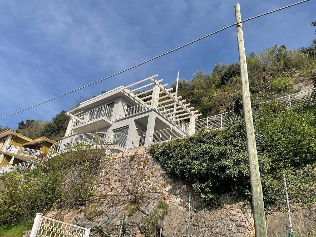 Villa Gabizza villa singola con jacuzzi privata in Malcesine, Gardasee-Berge