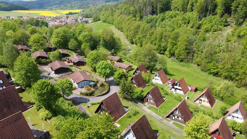 Ferienwohnung für 5 Personen, mit Terrasse und Garten sowie Pool und Sauna in Ronshausen