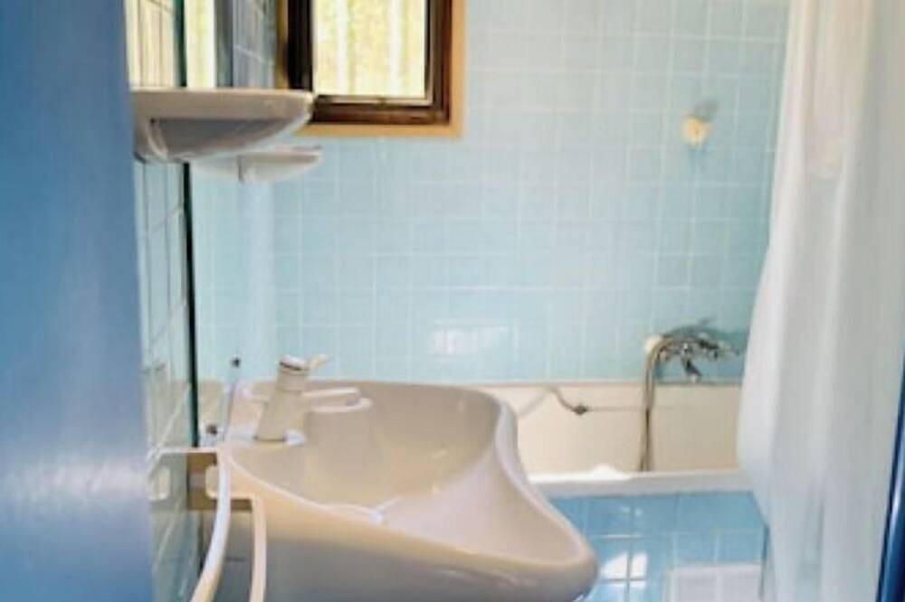 Appartement entier, 1er étage Villa El bimbo à 50 mètres de la plage de sable in Pietracorbara, Cap Corse