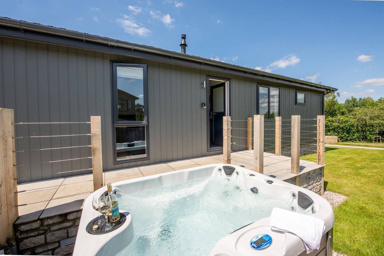 Buttercup Lodge, 33 Roadford Lake Lodges in Broadwoodwidger, Devon