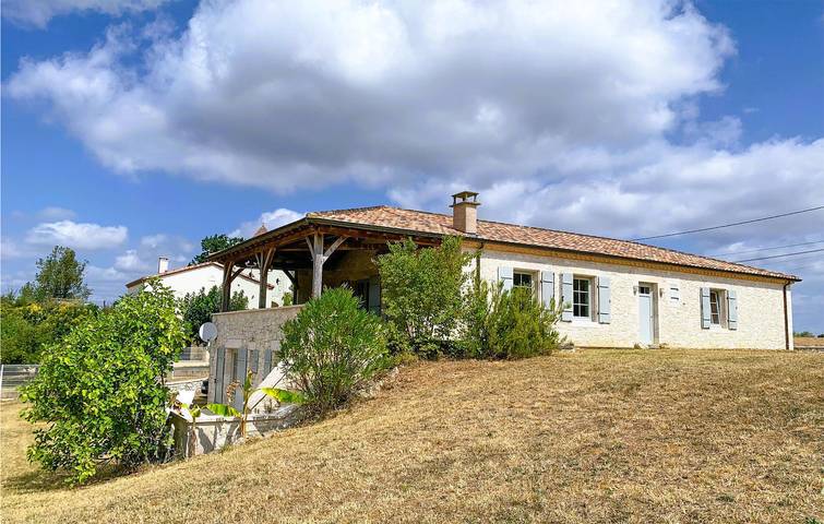 Location de vacances pour 8 personnes à Anthé