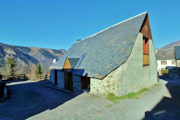 Gîte pour 5 personnes, avec terrasse dans Lac de Génos-Loudenvielle