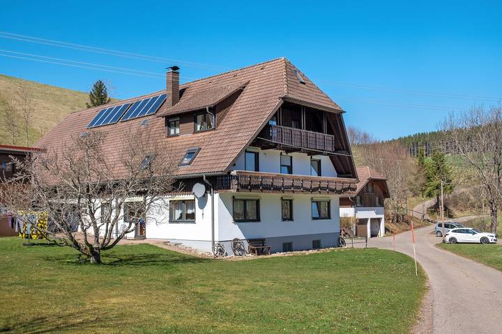 Ferienwohnung für 4 Personen, mit Balkon und Garten in St. Georgen - 2