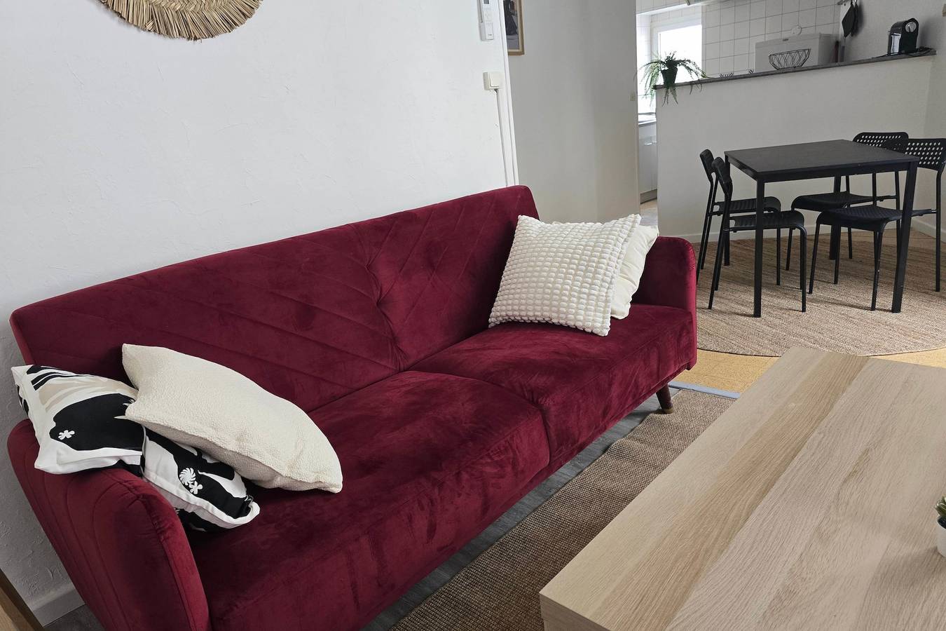 Apartamento entero, Bright apartment near the Arena and train station in Nimes, Region de Nimes