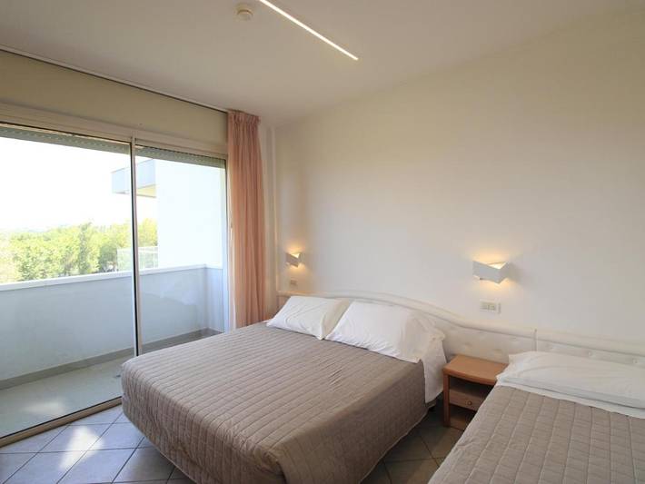 Location de vacances pour 2 personnes, avec jacuzzi ainsi que piscine et jardin à Misano Adriatico - 2