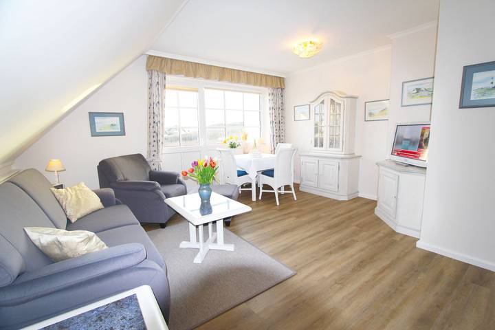 Ganze Wohnung, Liebevoll eingerichtete Ferienwohnung am Strand von Wenningstedt in Nordfriesische Inseln (Schleswig-Holstein) (Schleswig-Holstein), Wenningstedt