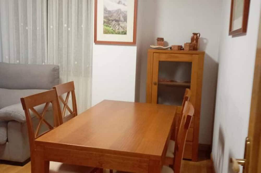 Entire apartment, 24B03 Apartamento espacioso en Arenas de Cabrales in Las Arenas (Cabrales), Cabrales